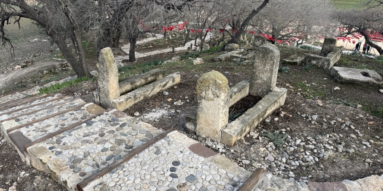 Adana'da Camili Höyüğü Şehitliği ziyarete açıldı