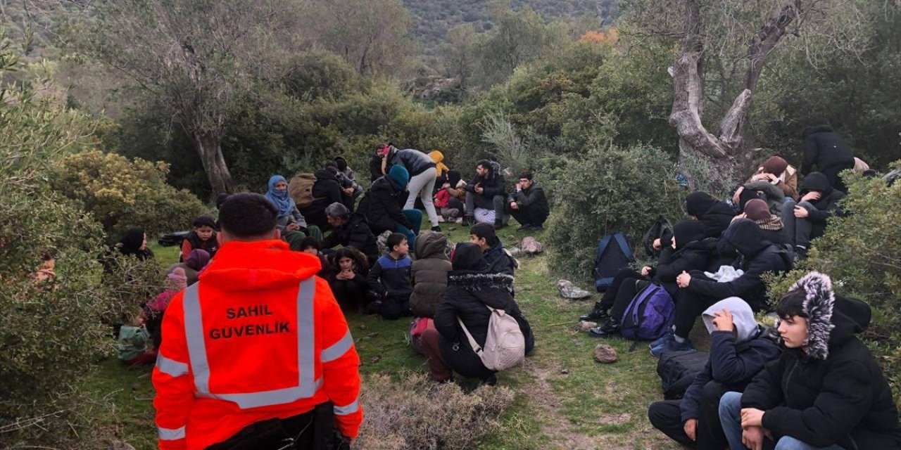 İzmir'de 48 düzensiz göçmen yakalandı