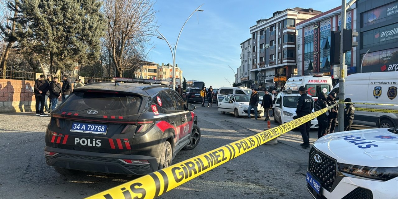 Sultangazi'de polis ekipleri tarafından durdurulan araçta kadın cesedi bulundu