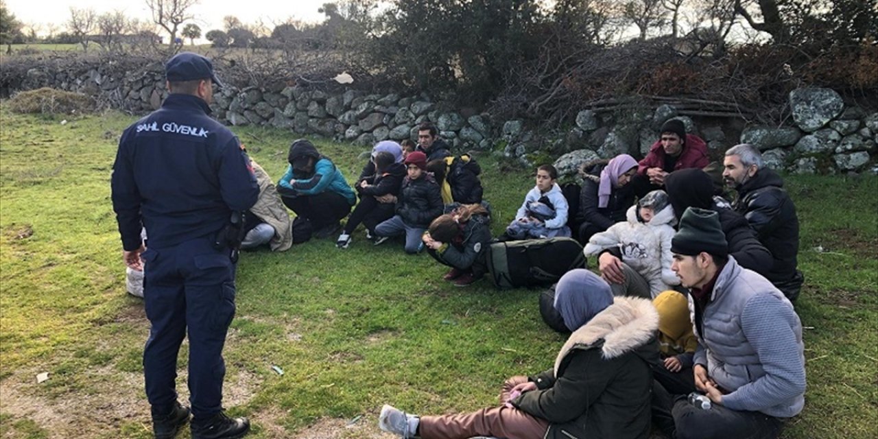 Çanakkale'de 22 düzensiz göçmen yakalandı