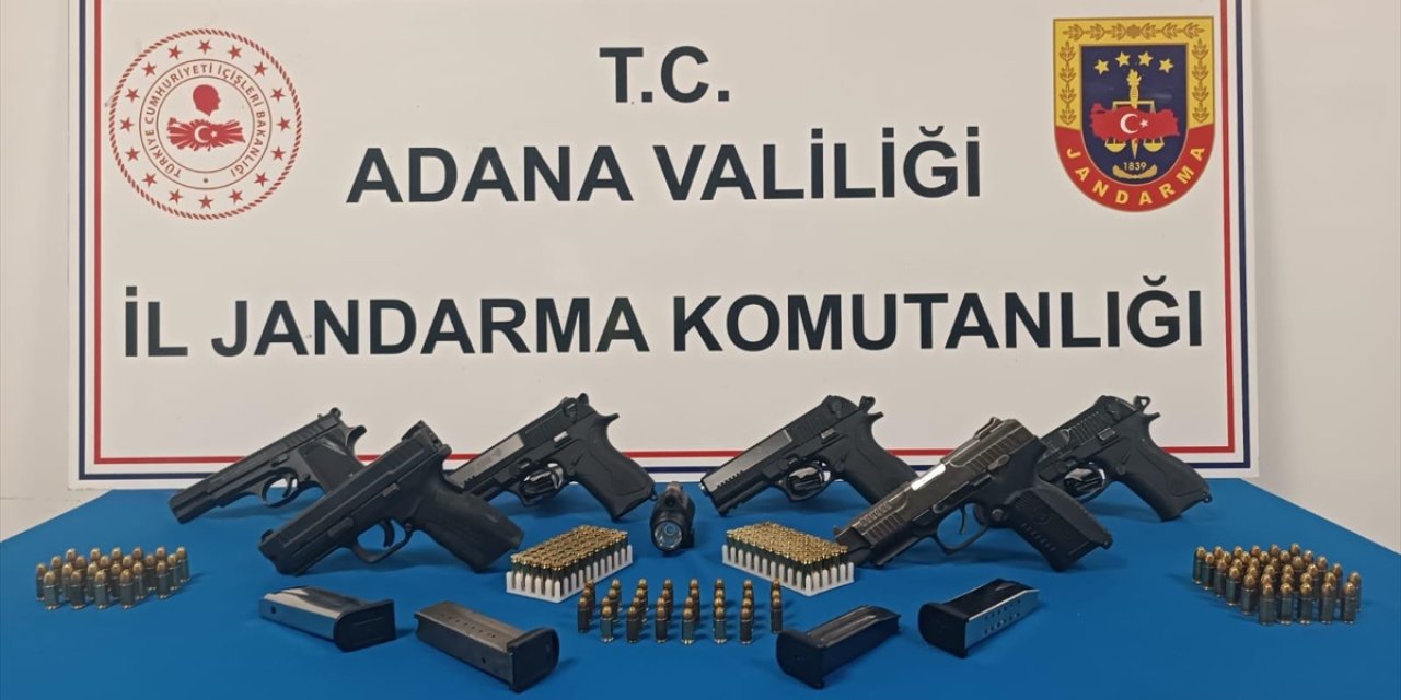 Adana'da iki araçta 6 ruhsatsız tabanca ele geçirildi