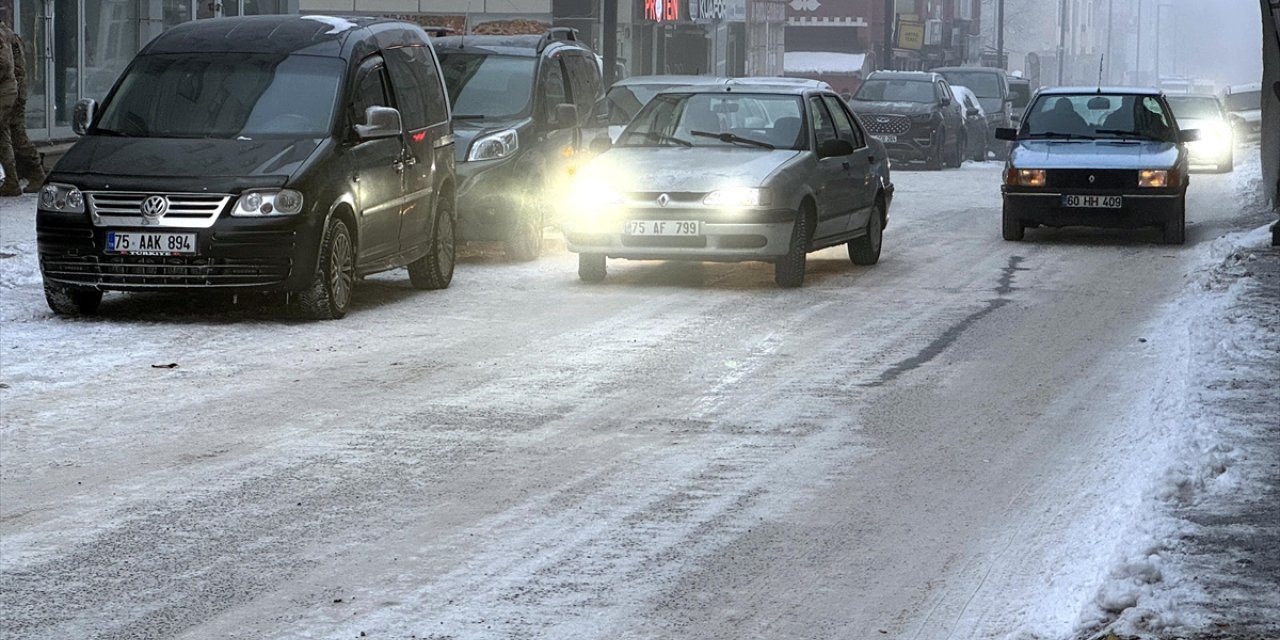 Erzurum, Ardahan, Ağrı ile Kars'ta yoğun kırağı ve buzlanma oluştu