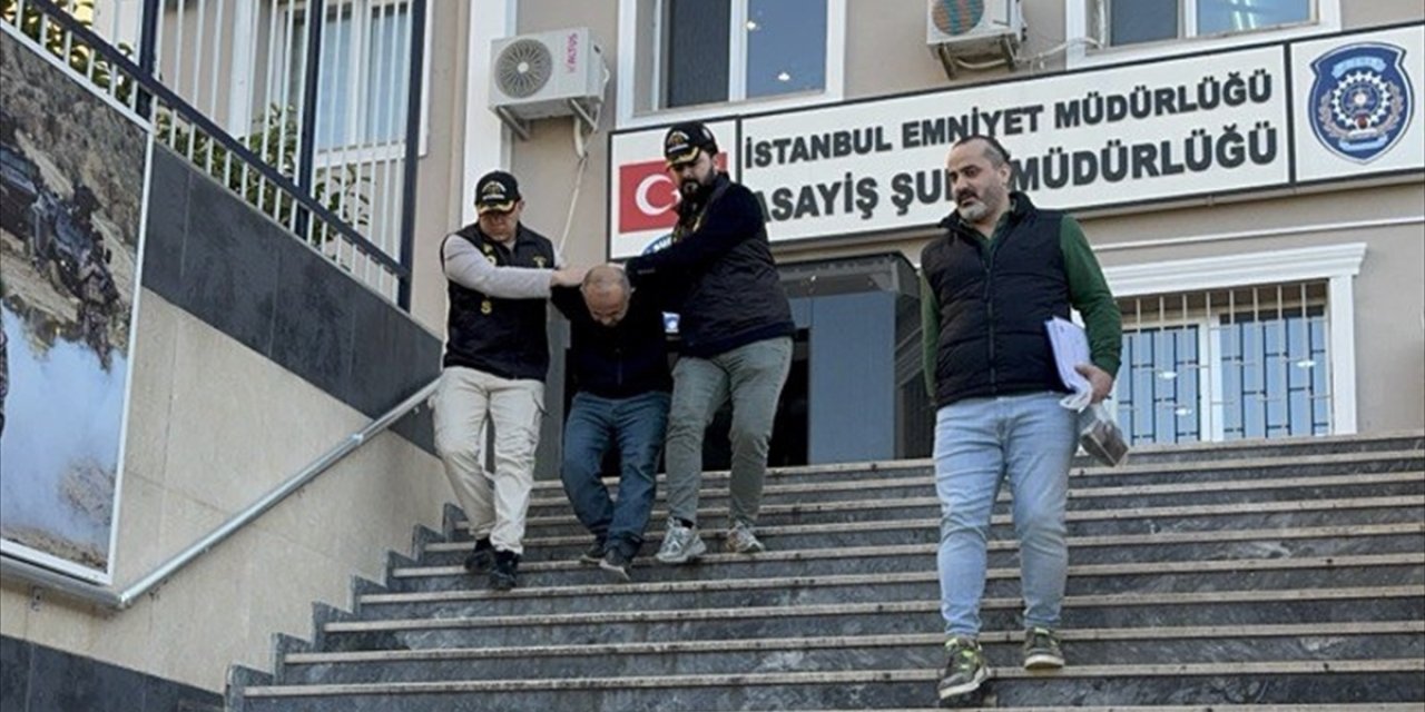 Sultangazi'de eşini silahla vurup cesedini aracına koyduğu iddia edilen zanlı adliyede