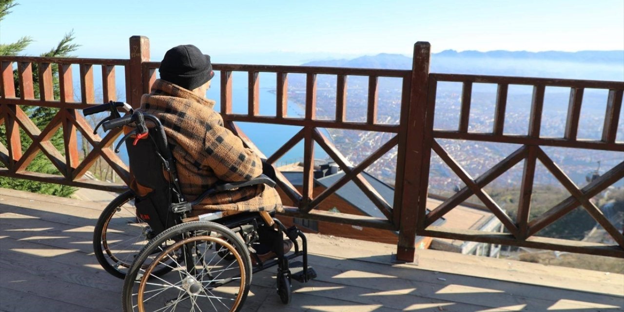 Ordu'da 90 yaşındaki yürüme engelli "engelsiz taksi" ile Boztepe'yi gezdi