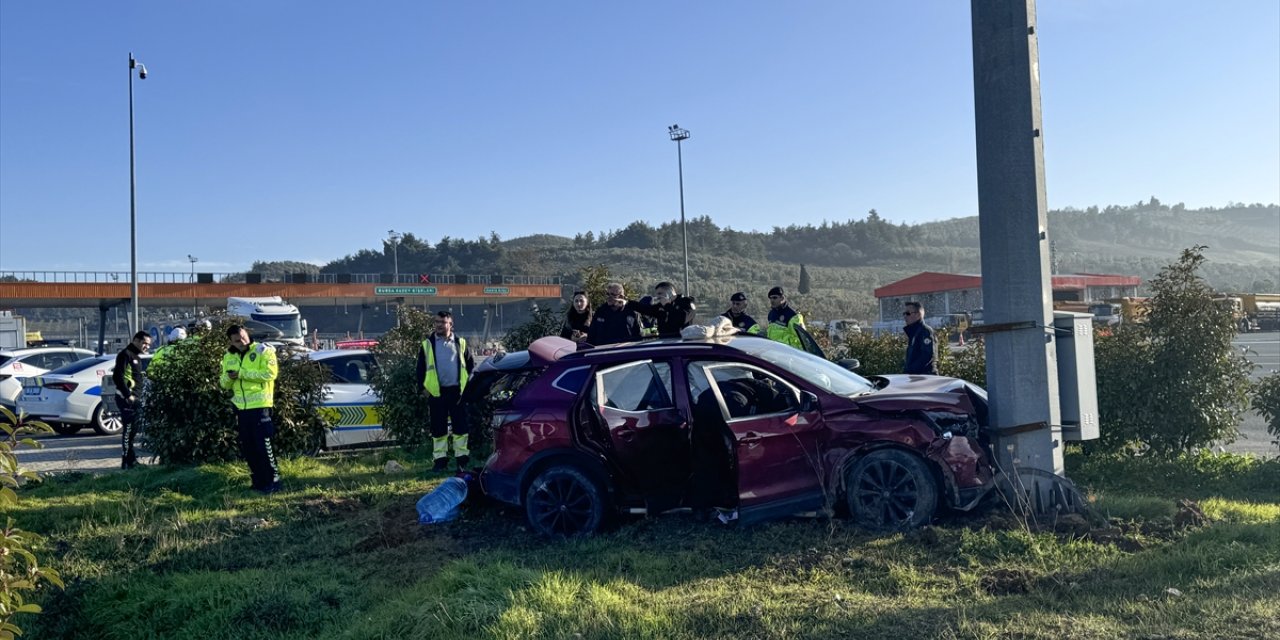 Bursa'da polisin "dur" ihtarına uymayıp bulundukları araçla kaçan 4 zanlı yakalandı