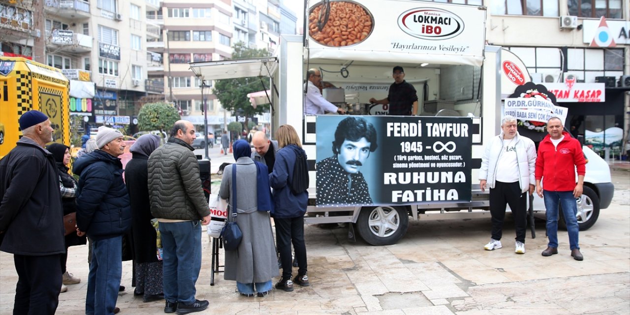 Manisalı hayranları, Ferdi Tayfur için lokma dağıttı