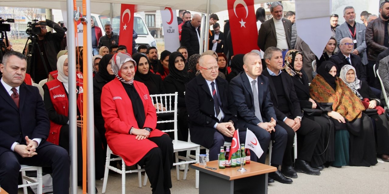 Türk Kızılay Genel Başkanı Yılmaz, Bursa'da aşevi açılışında konuştu: