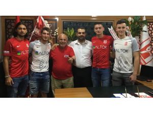 Balıkesirspor'da 5 futbolcuyla sözleşme imzalandı