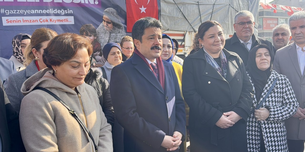 Gazze için toplanan yardım malzemelerini taşıyan tır Kırşehir'den yola çıktı