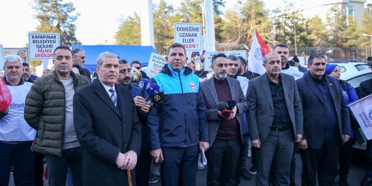 Diyarbakır'da bazı belediyelerde işten çıkarılan işçilerin eylemi sürüyor