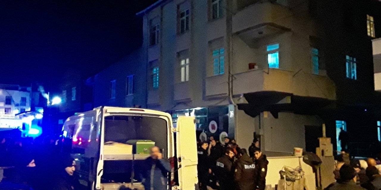 Kocaeli'de bir kişi, karısını tüfekle öldürdü