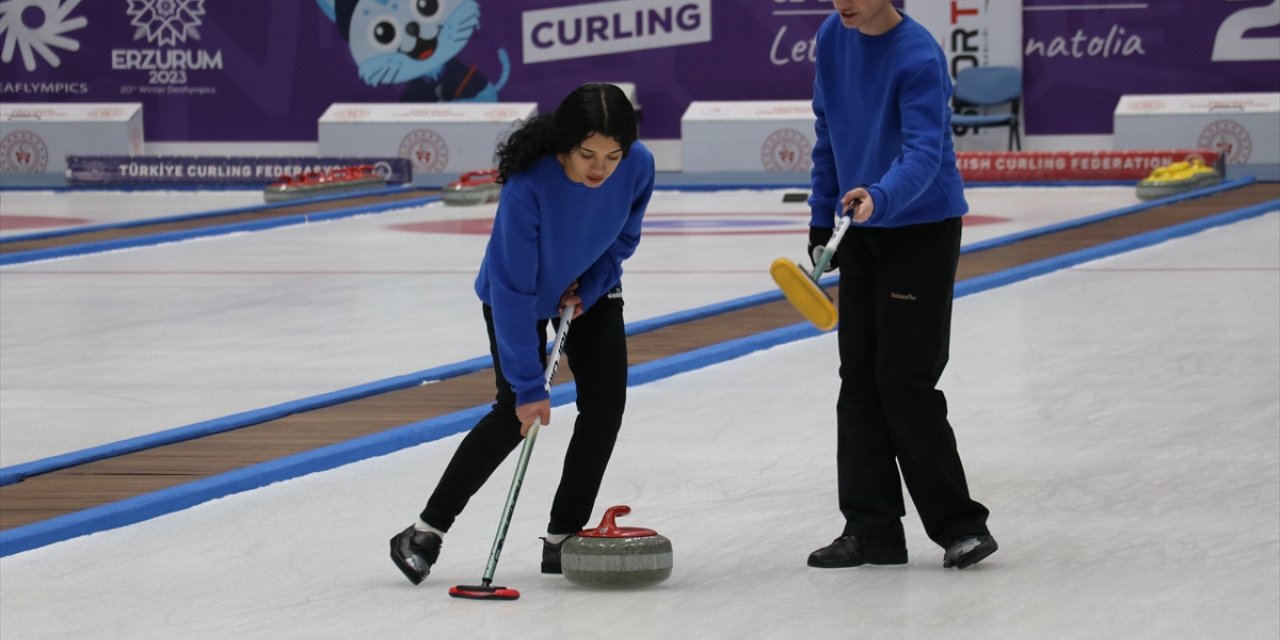 Erzurum'da EİT 2025'te curling branşında Kuzey Yamacı SK birinci oldu