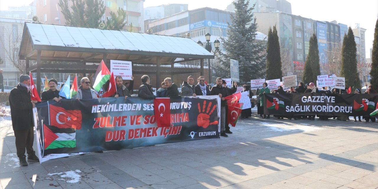 Erzurum'da sağlık çalışanları soğuk havaya rağmen Gazze için yürüdü