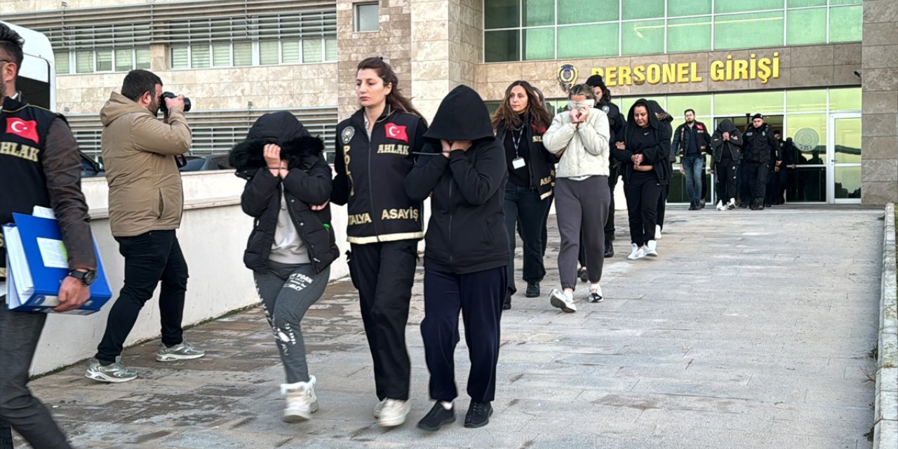 Antalya merkezli fuhuş operasyonunda yakalanan 13 şüpheli tutuklandı