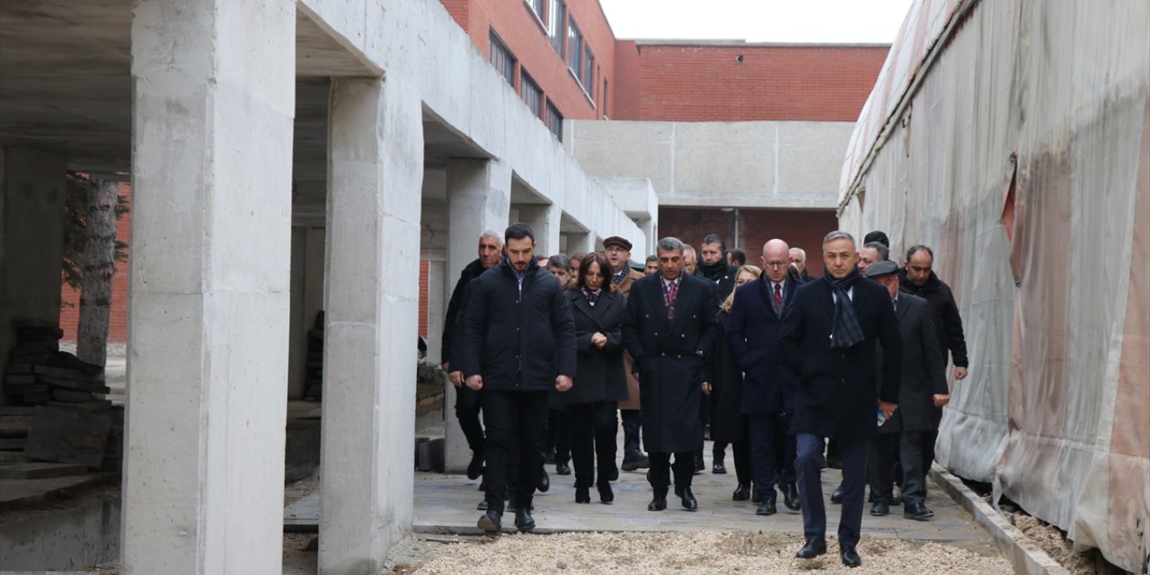 CHP'li 21 milletvekilinden oluşan çalışma grubu Elazığ'da ziyaretlerde bulundu