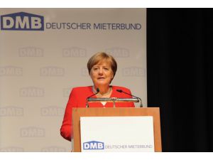 Merkel'den Avrupa'da konut sıkıntısı çıkışı
