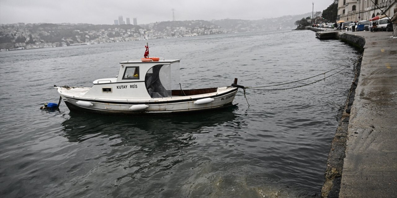 Üsküdar'da denize akan kanalizasyon suyu çevre kirliliğine neden oldu