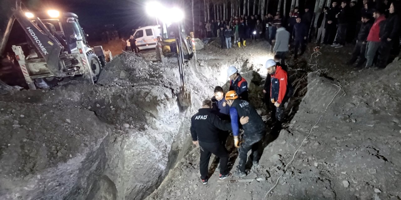 GÜNCELLEME -  Amasya'da sondaj çalışması sırasında meydana gelen göçükte 2 işçi hayatını kaybetti