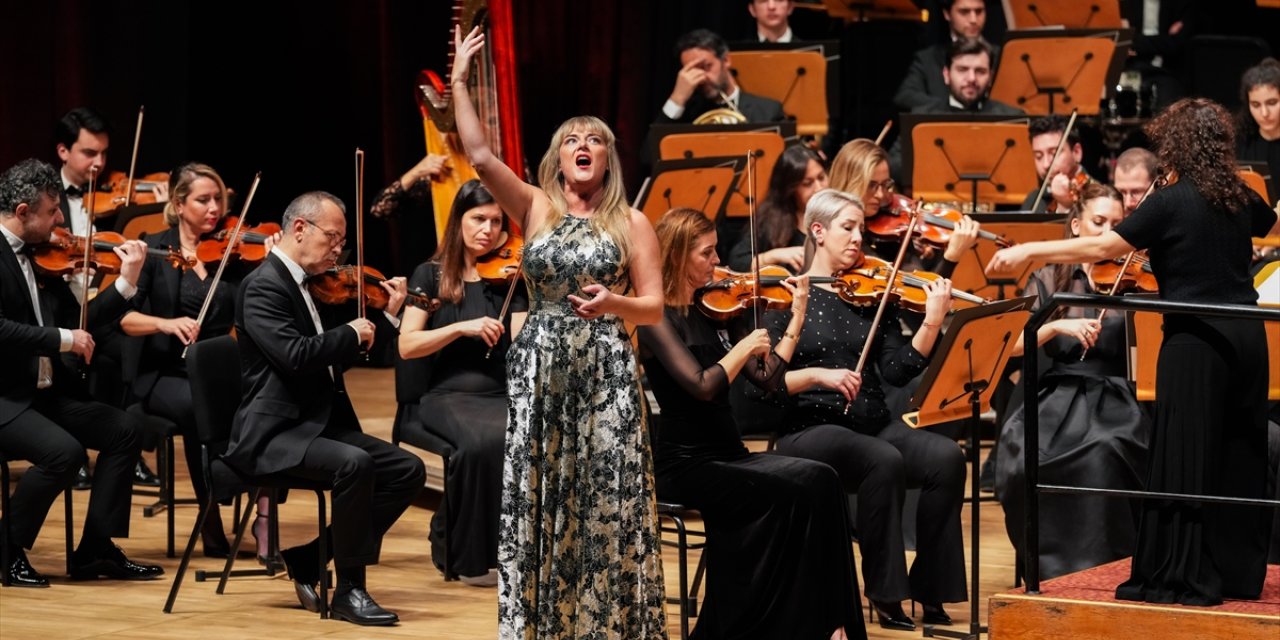 Ünlü soprano Sinead Campbell Wallace, İstanbul'da konser verdi