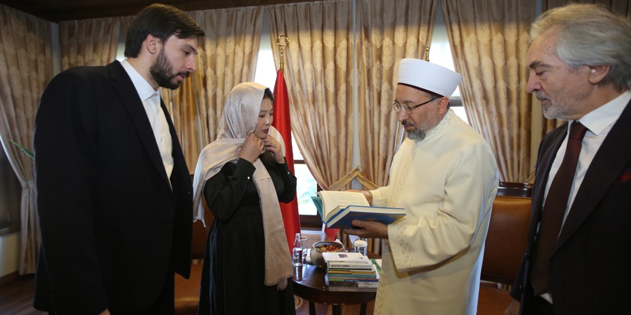 Yazar İskender Pala'nın Japon gelini Saito, İstanbul'da Müslüman oldu