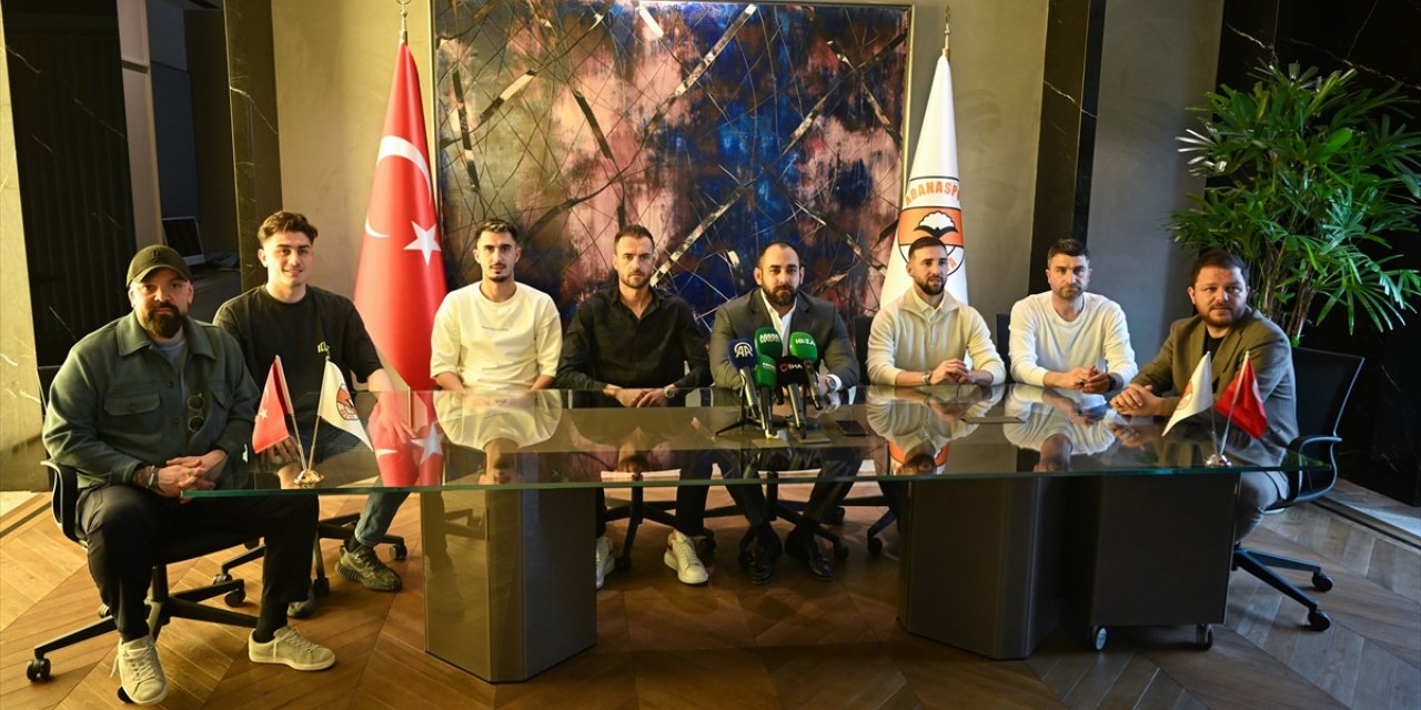 Adanaspor, 4 futbolcuyla sözleşme imzaladı