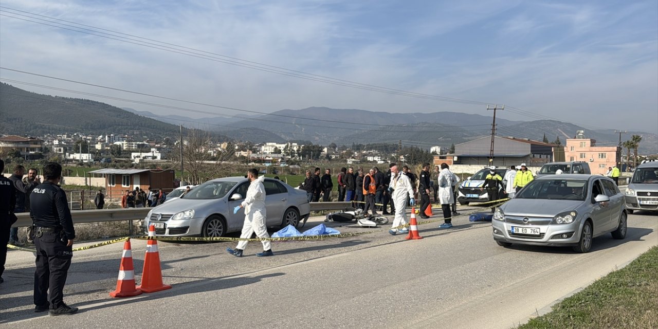 Hatay'da otomobile çarparak çekicinin altında kalan motosikletin sürücüsü öldü