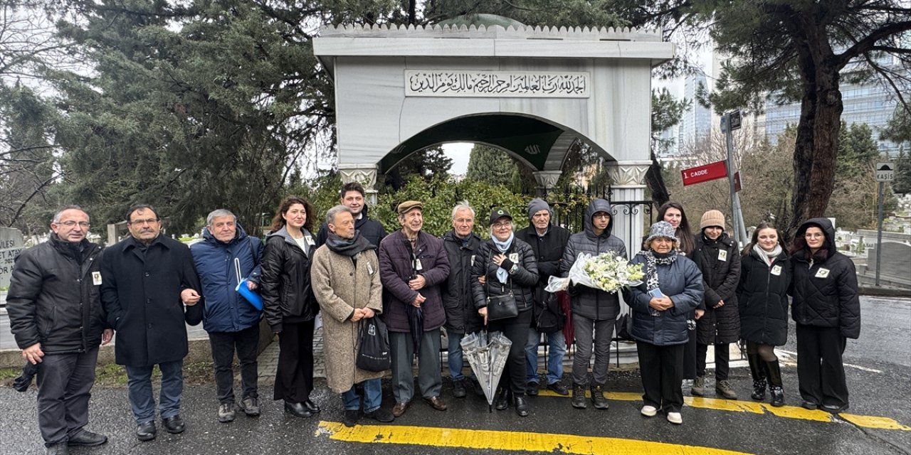 Sanatçı Safiye Ayla Targan, vefatının 27. yılında mezarı başında anıldı