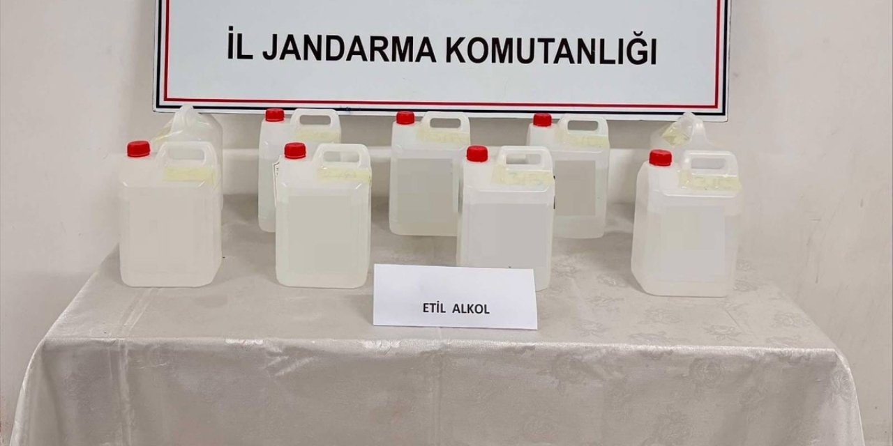 Yalova'da yüzey temizleyici bidonlarına doldurulmuş 45 litre etil alkol ele geçirildi