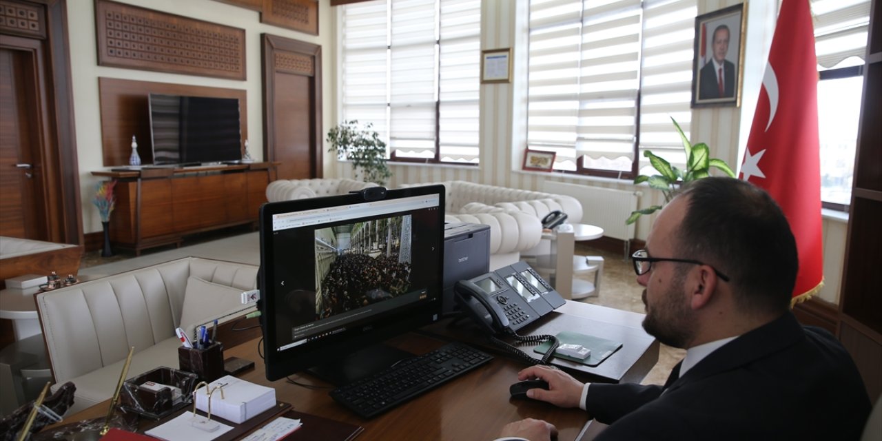 Muş Alparslan Üniversitesi Rektörü Prof. Dr. Alican, AA'nın "Yılın Kareleri" oylamasına katıldı