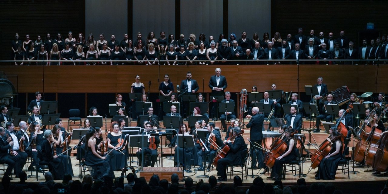 İzmir'de Olten Filarmoni Orkestrası'ndan Hollanda-Türkiye Dostluk Konseri