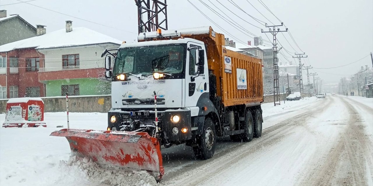 Van'da kar yağışı etkili oldu