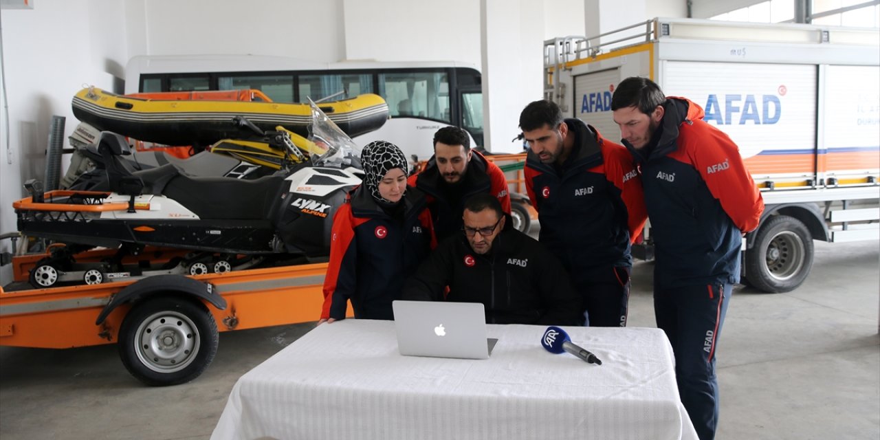 Muş'ta AFAD ekipleri, AA'nın "Yılın Kareleri" oylamasına katıldı