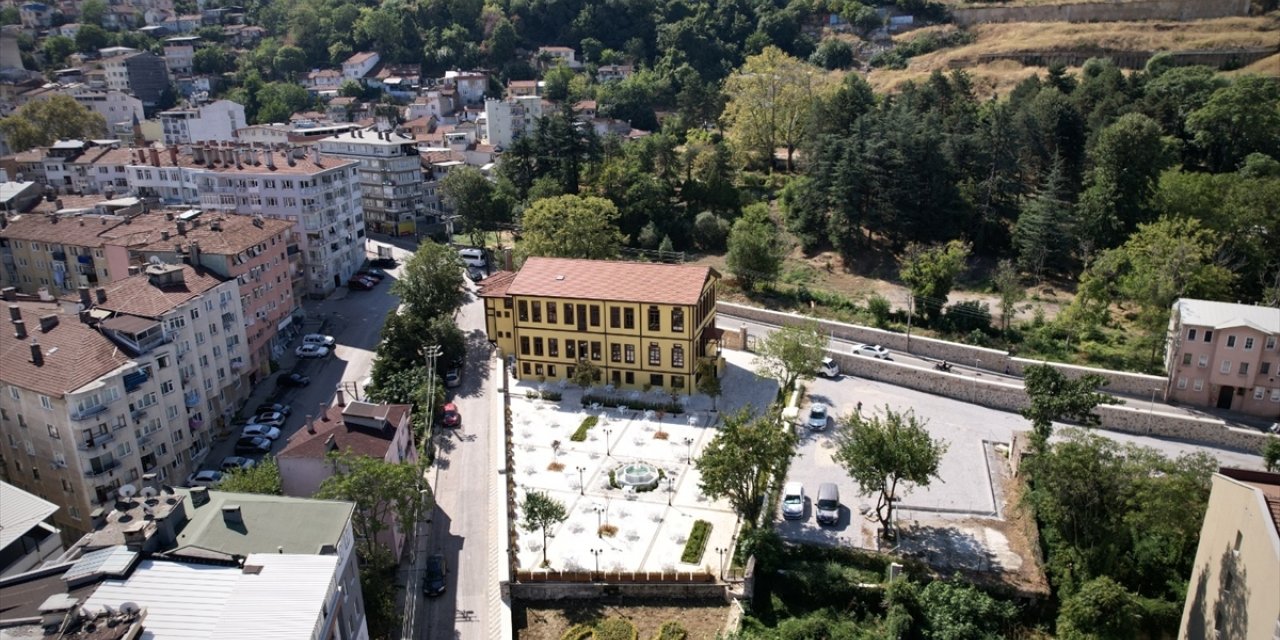 Yazar Alev Alatlı'nın adı Bursa'daki tarihi binada yaşatılıyor