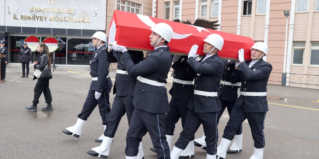 Sivas'ta vefat eden polis memuru için tören düzenlendi