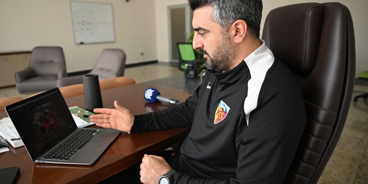 Kayserispor Teknik Direktörü Sinan Kaloğlu, AA'nın "Yılın Kareleri" oylamasına katıldı