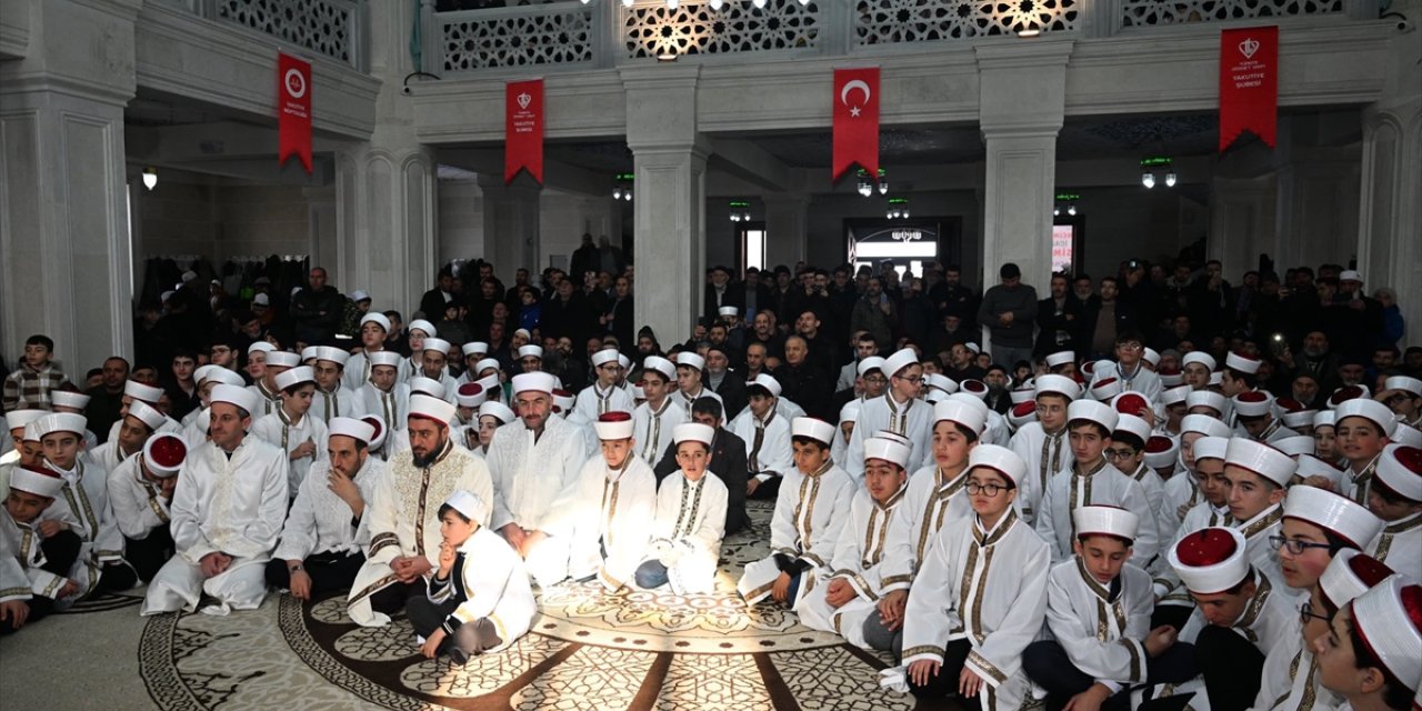 Erzurum'da hafızlık eğitimini tamamlayan 415 öğrenci icazet aldı