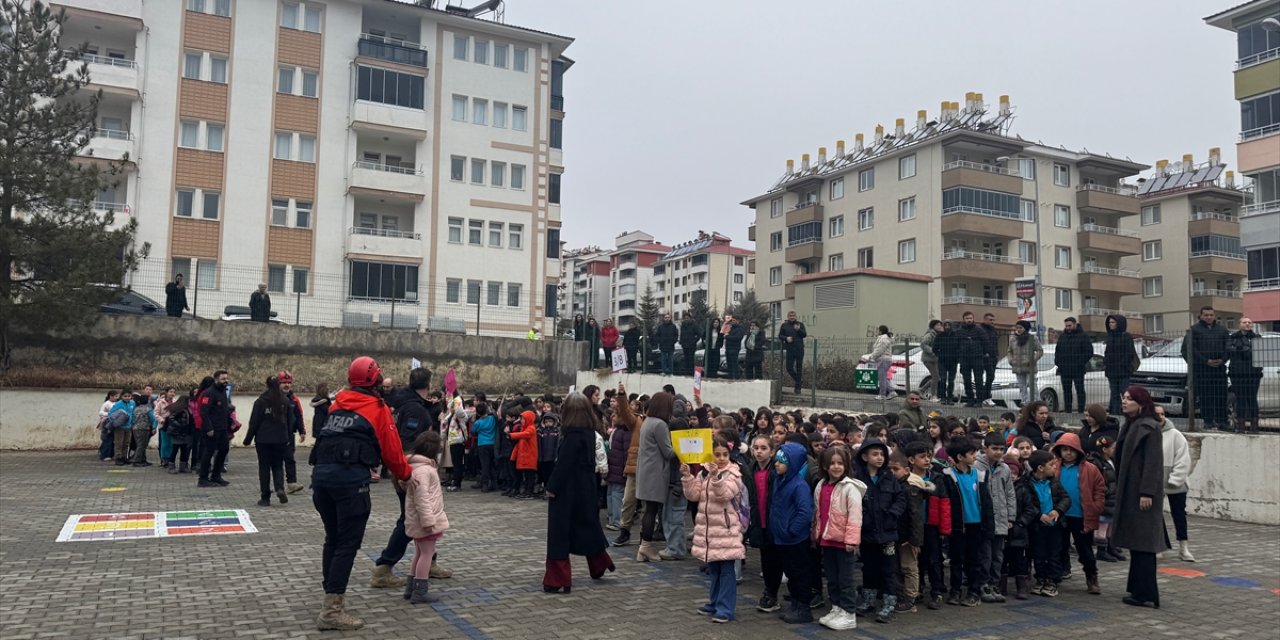 Tunceli genelindeki okullarda eş zamanlı deprem tatbikatı yapıldı