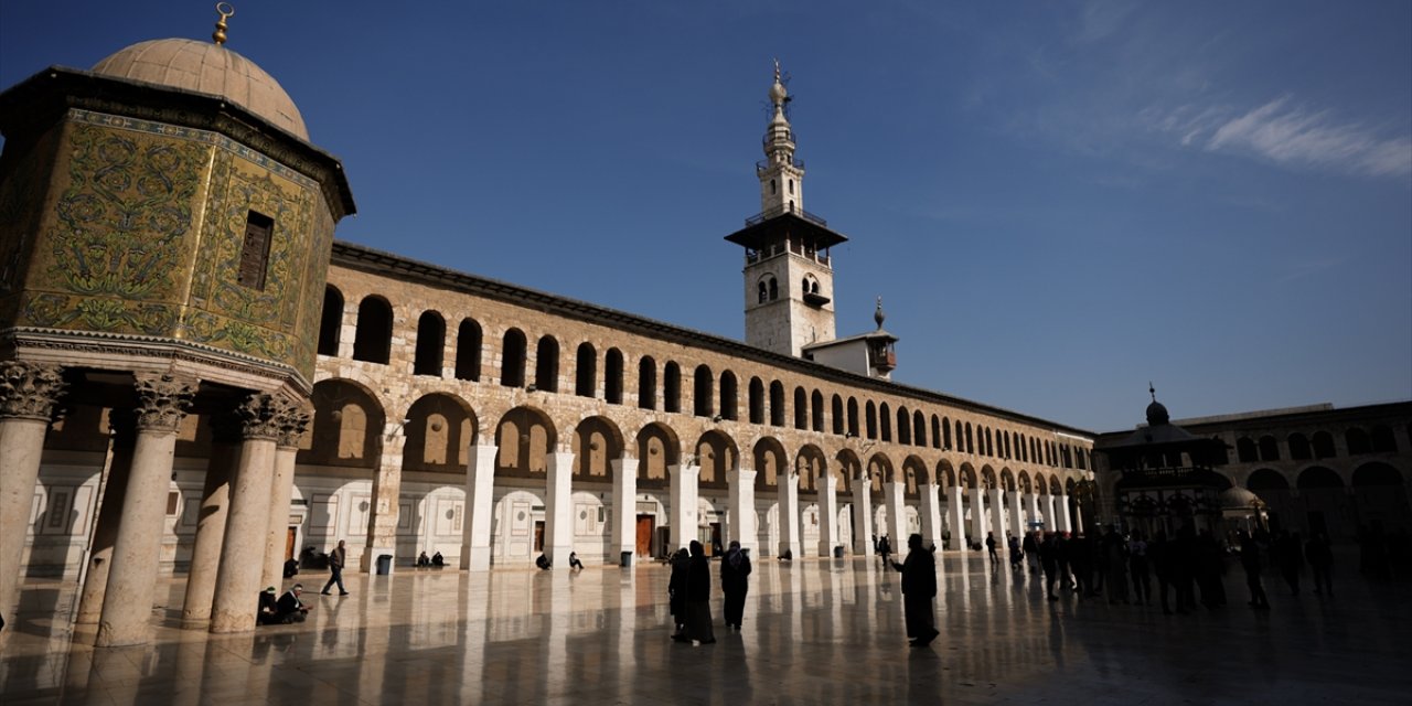 Şam'daki Emevi Camisi'nde cuma namazı kılındı