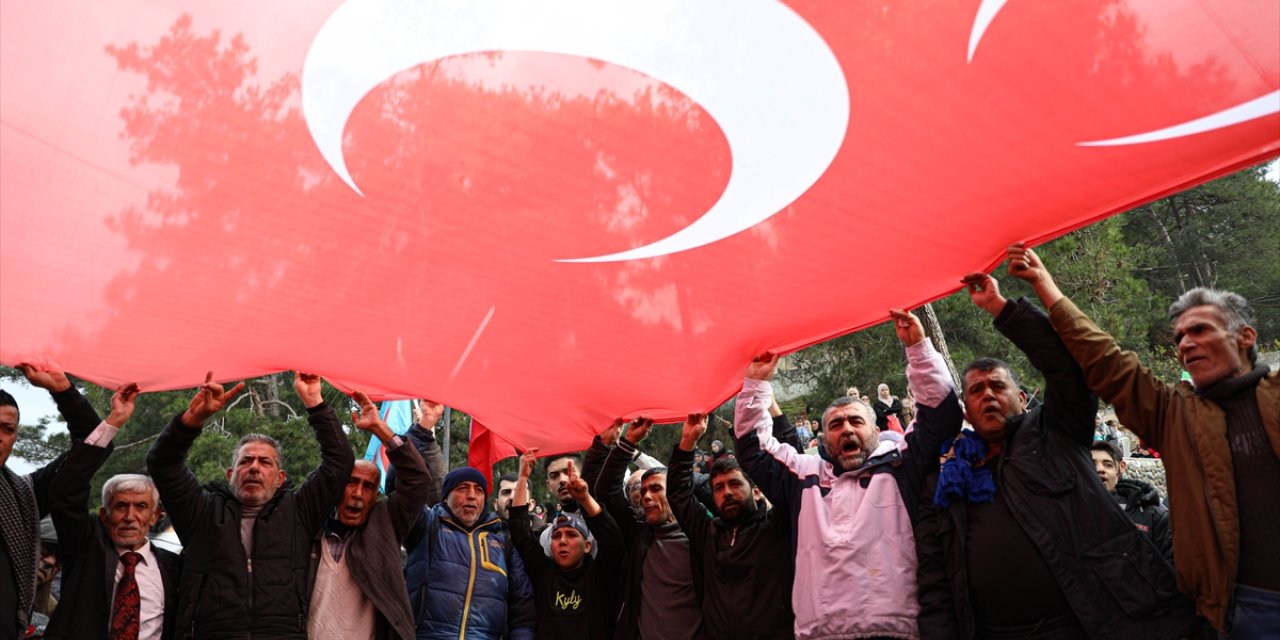 Suriye'de Bayırbucaklı Türkmenler 14 yıl süren hasretin ardından köylerine kavuşmanın sevincini yaşıyor