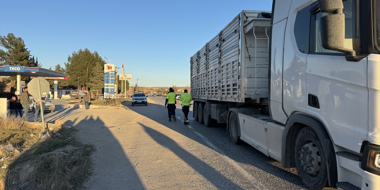 Adıyaman'da tırın çarptığı yaya öldü