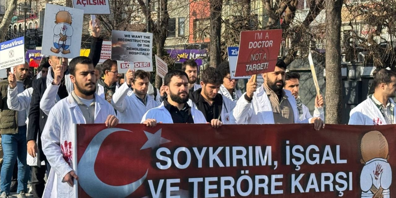 İstanbul'da sağlık çalışanları Gazze için yürüyüş düzenledi