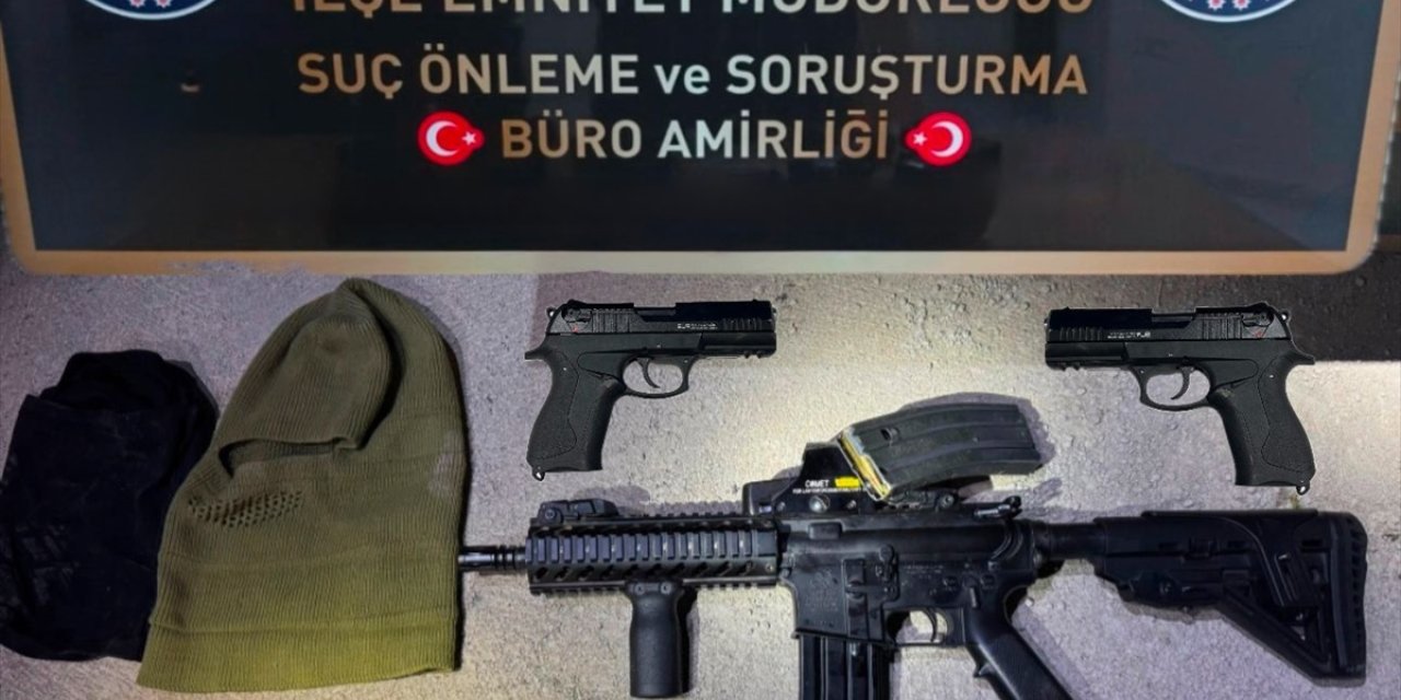 Adana'da silah ve el bombası ele geçirildi