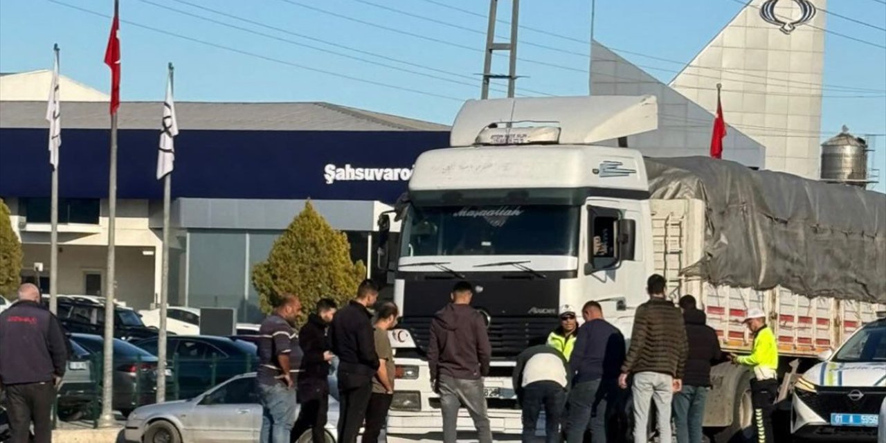 Adana'da tırla çarpışan motosikletin sürücüsü öldü