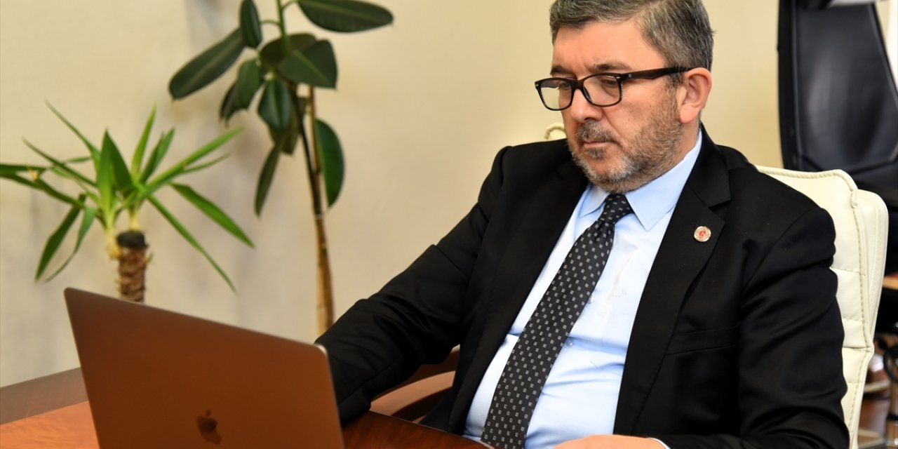 BŞEÜ Rektörü Prof. Dr. Kaplancıklı, AA'nın "Yılın Kareleri" oylamasında tercihlerini yaptı