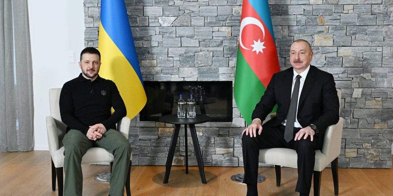 Aliyev ve Zelenskiy, Davos'ta görüştü