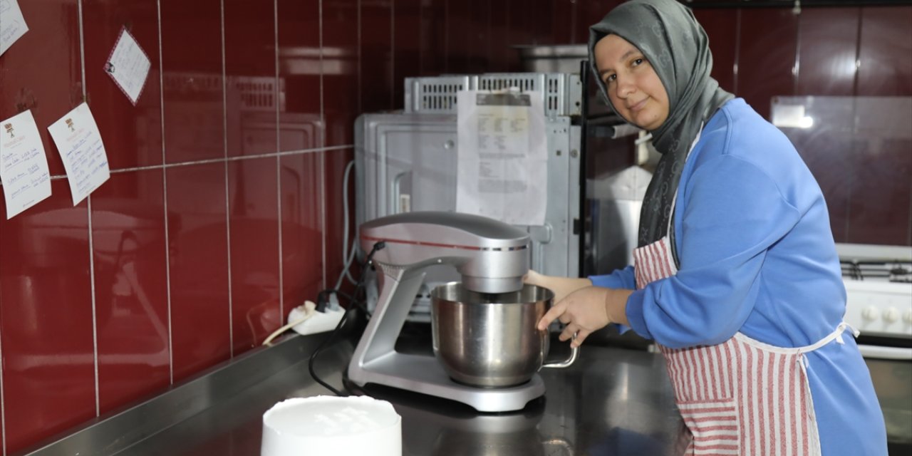 Gittiği kursta öğrendiği pastacılıkla işinin patronu oldu