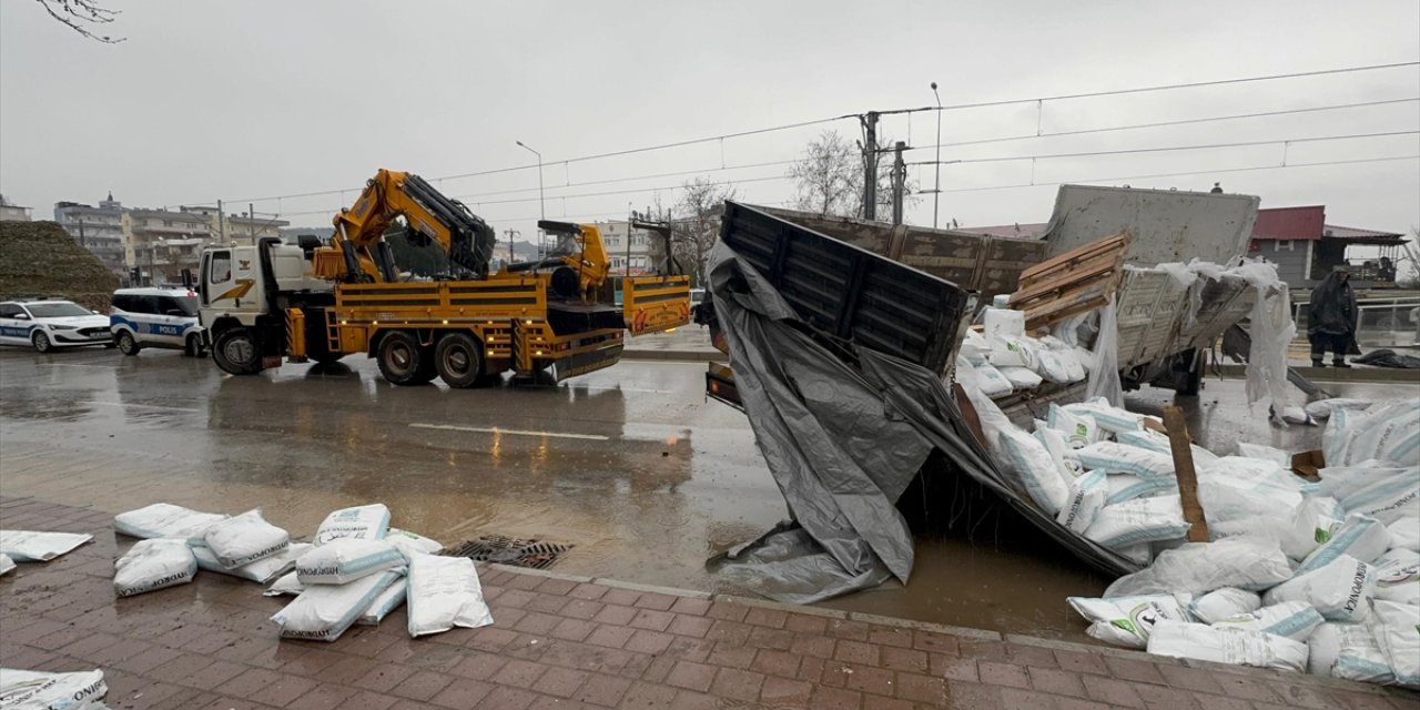 Antalya'da trafik kazasında 1 kişi öldü, 1 kişi yaralandı