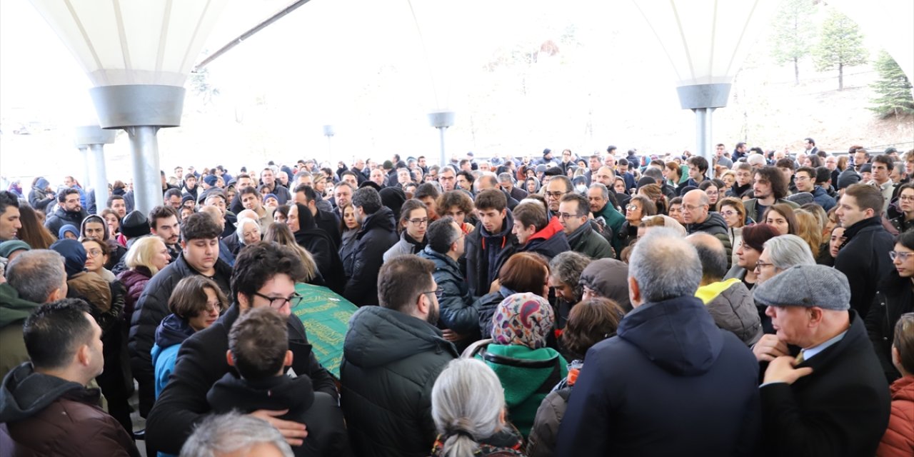 Bolu'da otel yangınında hayatını kaybeden gencin cenazesi Ankara'da defnedildi