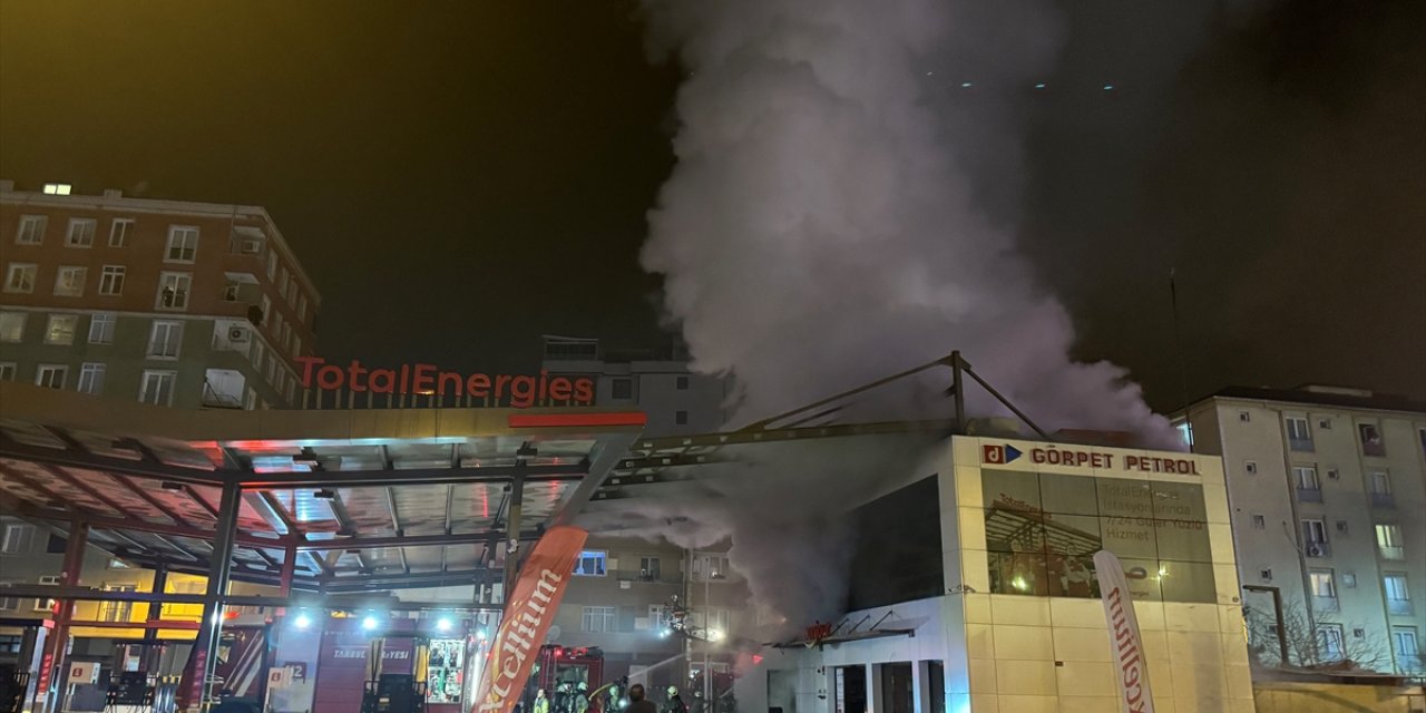 Ümraniye'de benzin istasyonunda çıkan yangın söndürüldü