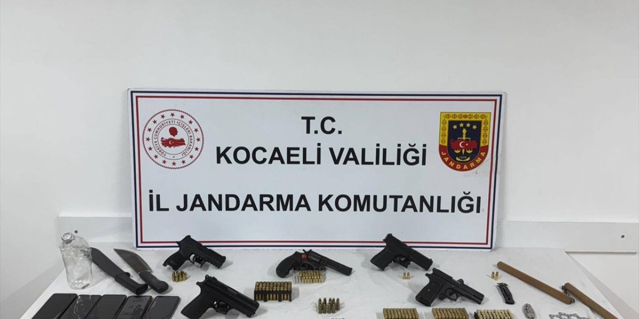 Kocaeli merkezli silah kaçakçılığı operasyonunda yakalanan 5 zanlı tutuklandı